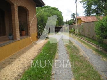 30 - Garagem/estacionamento