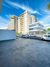 2 - Garagem/estacionamento