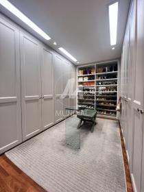 42 - Closet