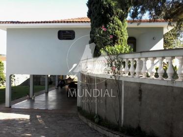 2 - Garagem/estacionamento