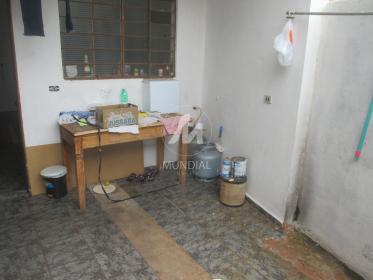 16 - Quintal/corredores