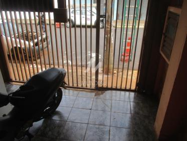 2 - Garagem/estacionamento