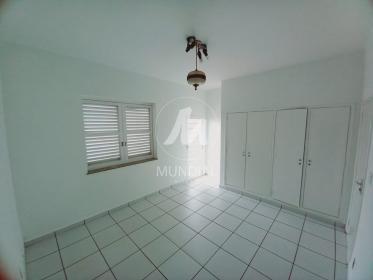 18 - Dormitorio