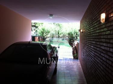 18 - Garagem/estacionamento