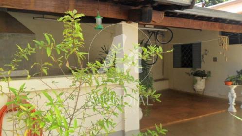 16 - Quintal/corredores