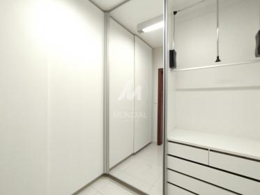 34 - Closet