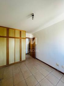 18 - Dormitorio