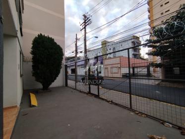3 - Garagem/estacionamento