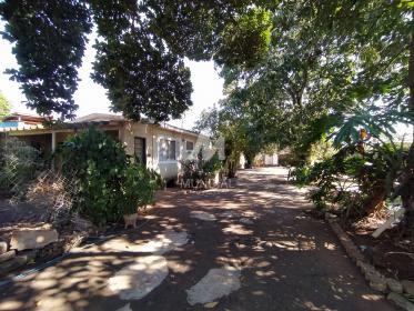 4 - Garagem/estacionamento
