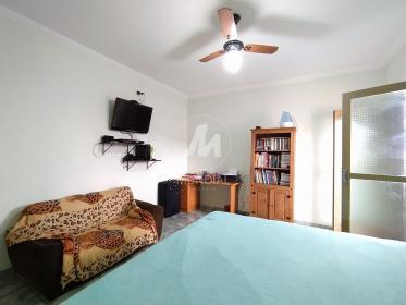 12 - Dormitorio