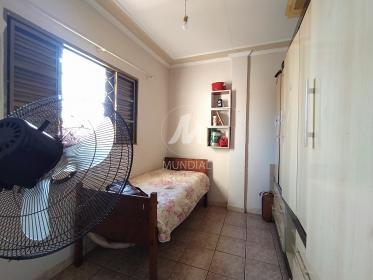 22 - Dormitorio