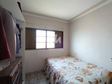 24 - Dormitorio