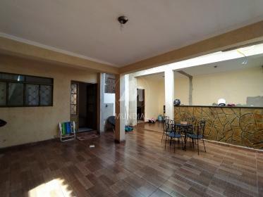 4 - Garagem/estacionamento