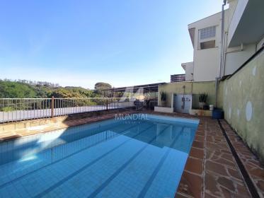 25 - Piscina