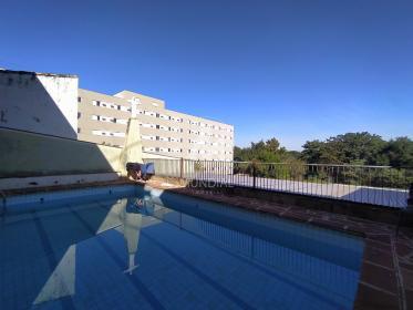 26 - Piscina