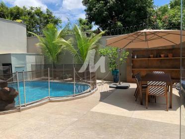 11 - Piscina