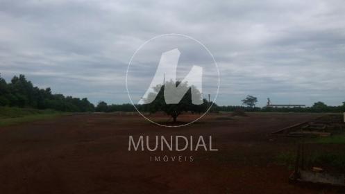 13 - Garagem/estacionamento