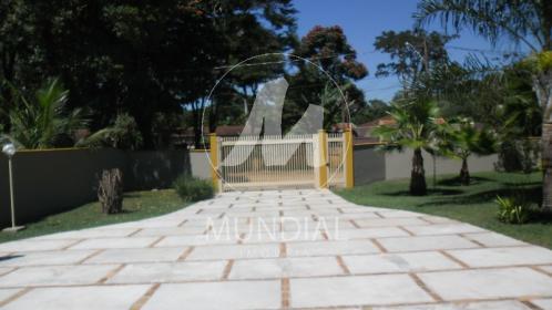2 - Garagem/estacionamento