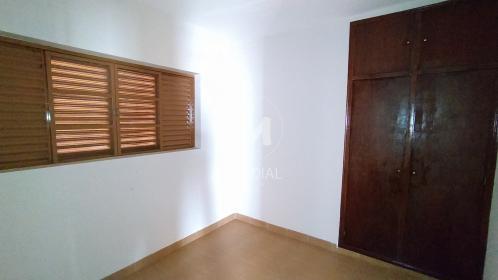 12 - Dormitorio