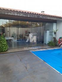17 - Quintal/corredores