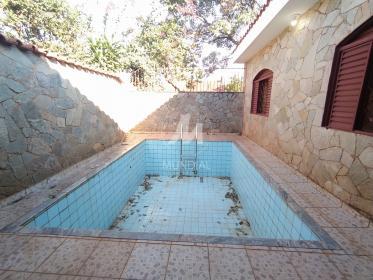 25 - Piscina