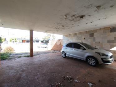 4 - Garagem/estacionamento