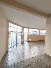 4 - Garagem/estacionamento
