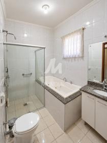 24 - Suite