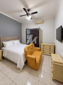 25 - Suite
