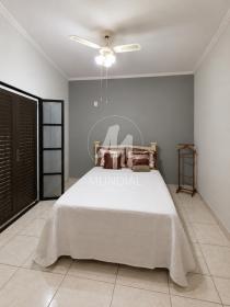 27 - Suite
