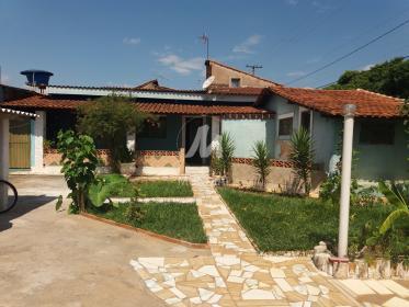 1 - Garagem/estacionamento