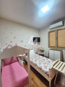 25 - Suite