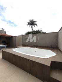 24 - Piscina
