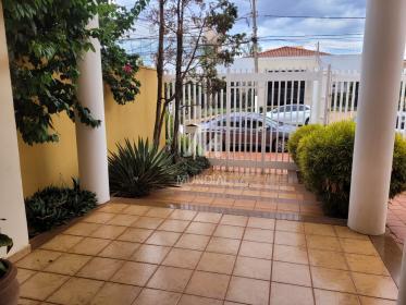 2 - Garagem/estacionamento