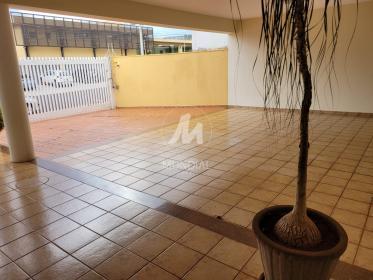 3 - Garagem/estacionamento