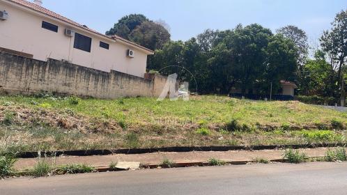 4 - Terreno/Lote