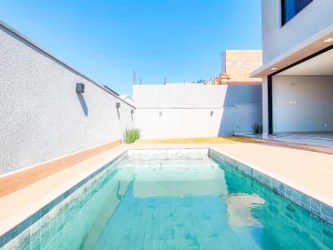18 - Piscina