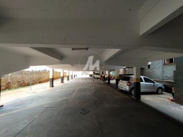 12 - Garagem/estacionamento