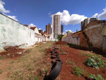 2 - Terreno/Lote