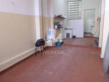 17 - Garagem/estacionamento