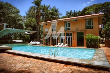 21 - Piscina