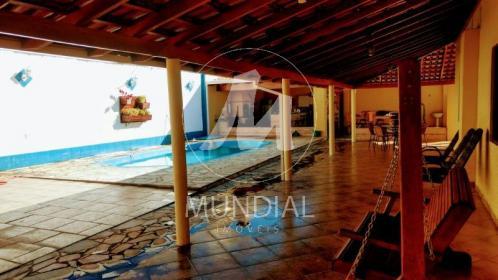 17 - Piscina