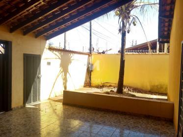 1 - Garagem/estacionamento