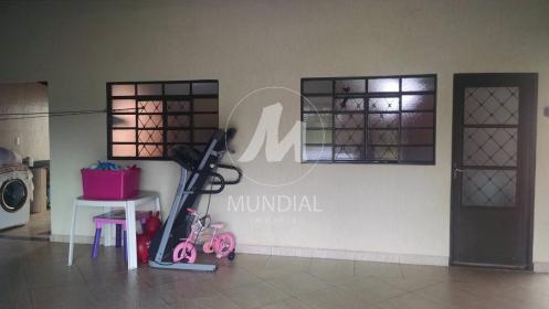 4 - Garagem/estacionamento