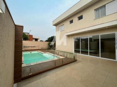 23 - Piscina