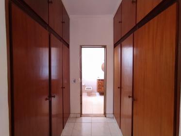 13 - Closet