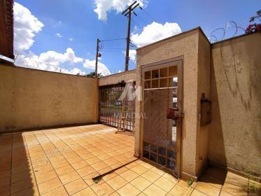 17 - Garagem/estacionamento