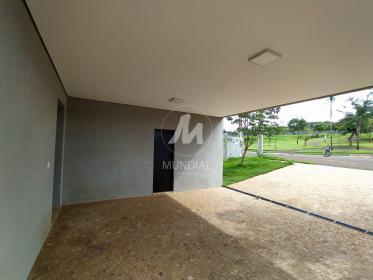 24 - Garagem/estacionamento