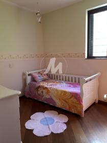 14 - Dormitorio