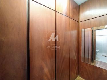 21 - Closet